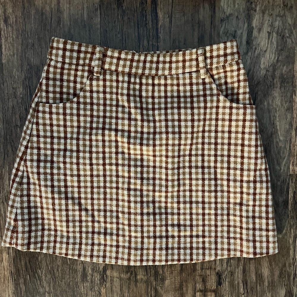 William B nude checkered mini skirt, like new condition, size S